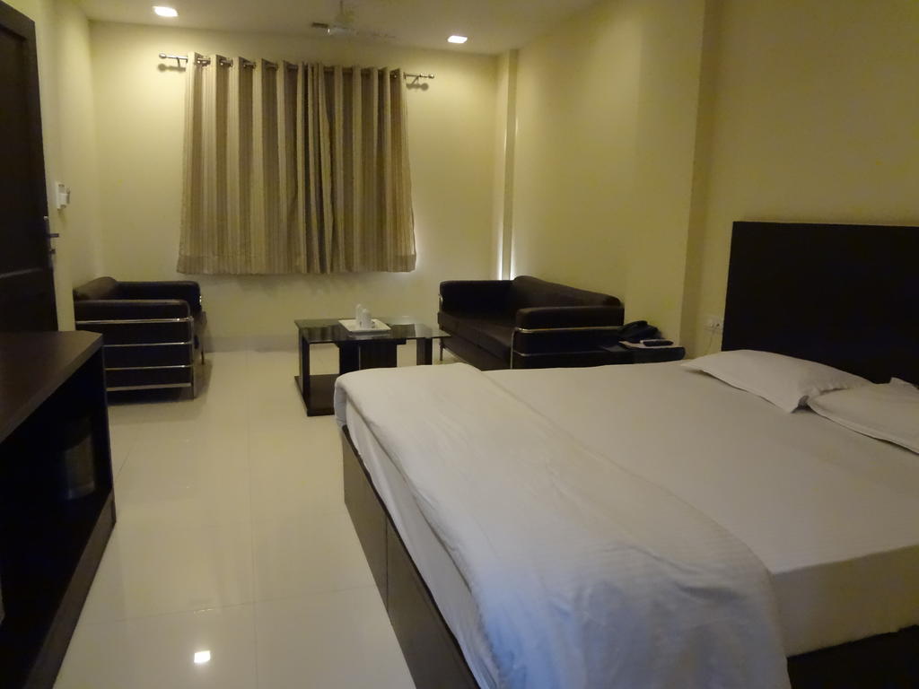Hotel Siam International Deli Quarto foto